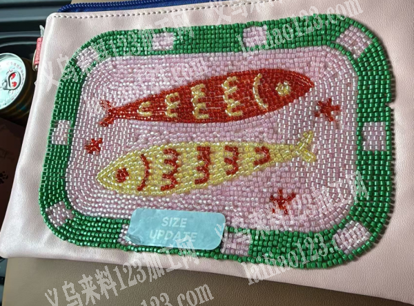 大量珠绣外发加工，如图，寻找专业做珠绣的