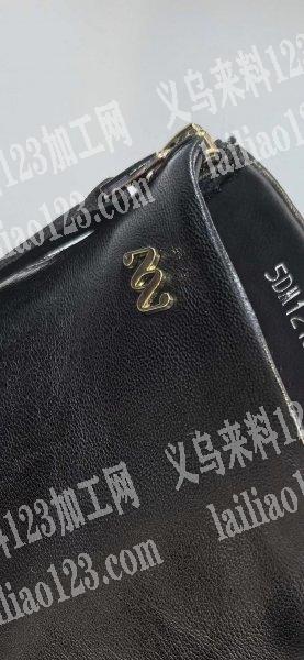 采购如图鞋扣。寻找厂家。有意者，请联系详