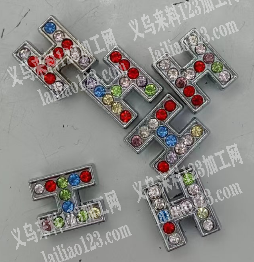大量处理。合金饰品处理。如图。