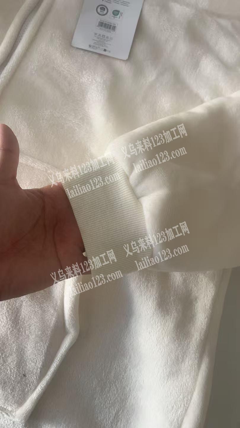 1万多，服装订单，外发加工，我公司法兰绒
