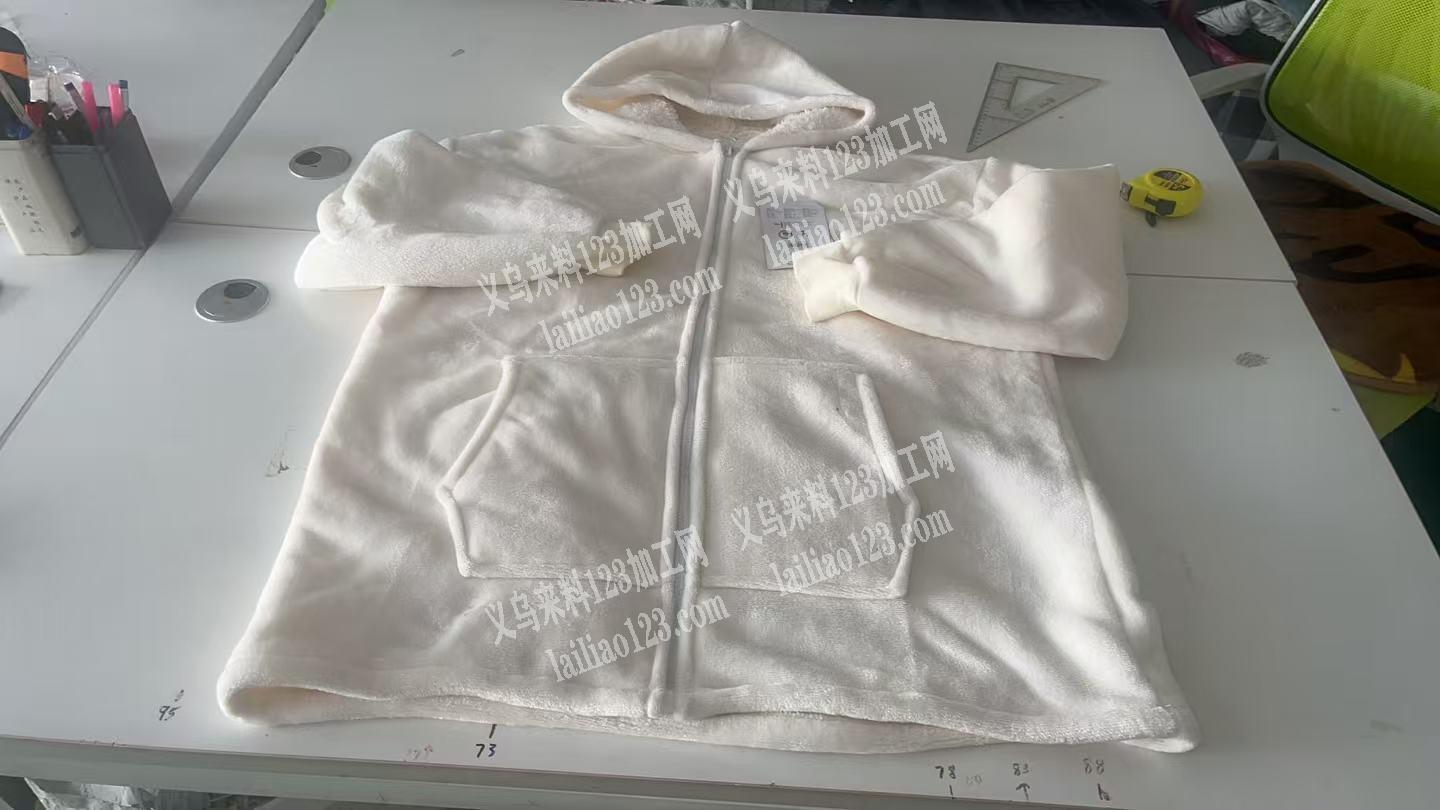 1万多，服装订单，外发加工，我公司法兰绒