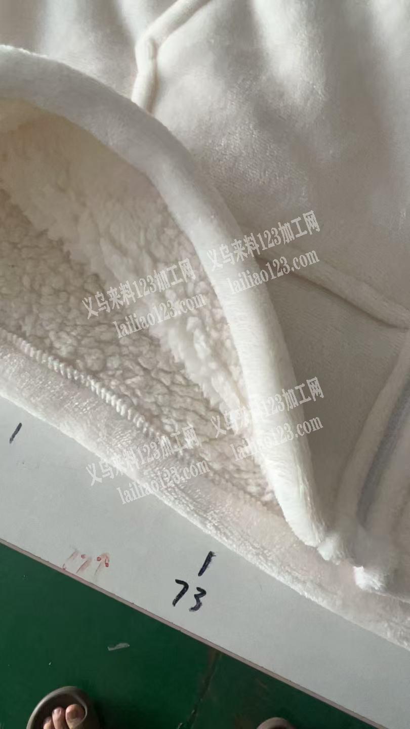 1万多，服装订单，外发加工，我公司法兰绒