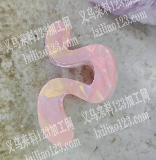 常年大量粘胶的手工活外发，如图，粘这个亚