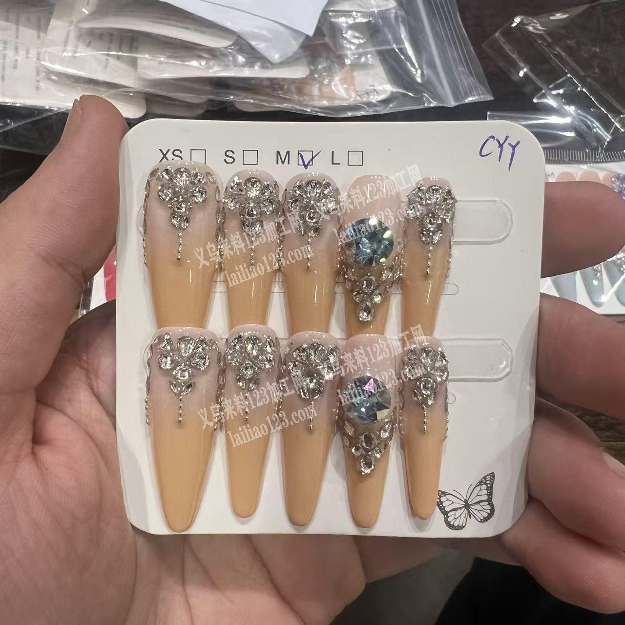 穿戴甲粘钻的手工活，粘配件的手工活外发，