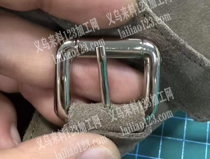 采购如图鞋扣，找现货，微信