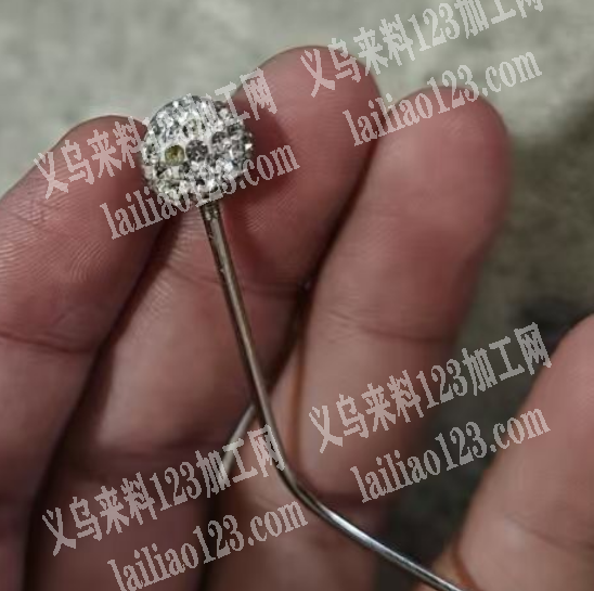 寻找如图饰品配件厂家，有订单，请联系详谈