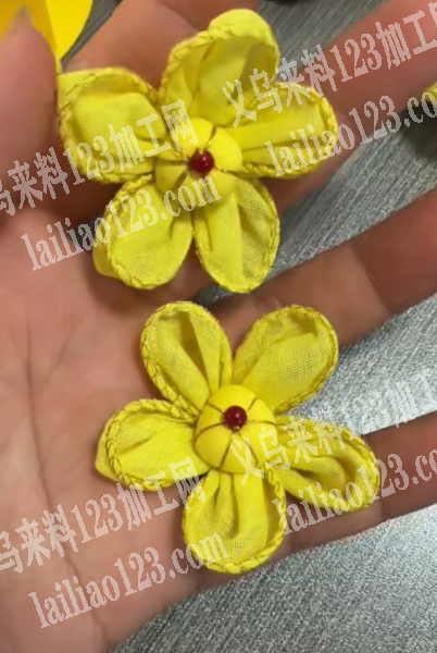 大量手缝布料花朵的手工活外发，【发外地做