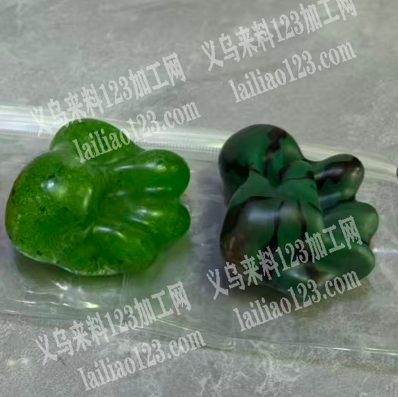 我厂有解压玩具订单，寻找工厂。如图果冻捏