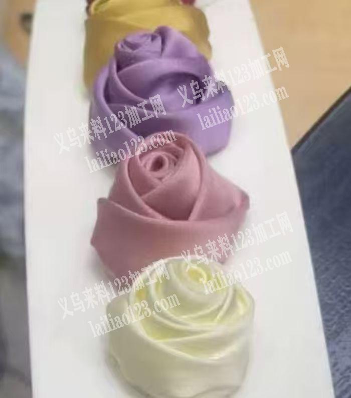 手卷玫瑰花的手工活外发加工。，如图，寻找