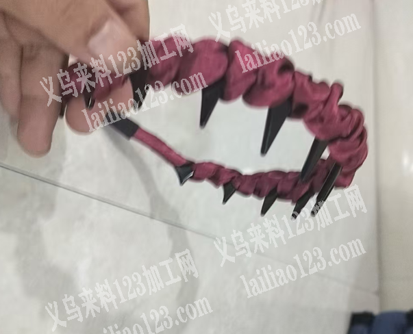 长期有布条缠绕的手工活外发，如图，布条缠