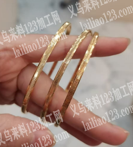 寻找这种铁手镯有没有现货的，类似的就可以