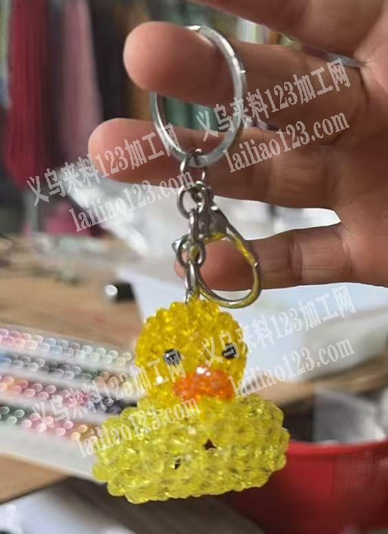 【串珠子编织的手工活外发】如图穿珠编织手