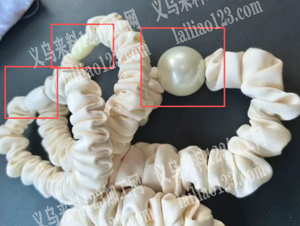 这个发圈上面，皮筋打扣打胶外发加工【纯加