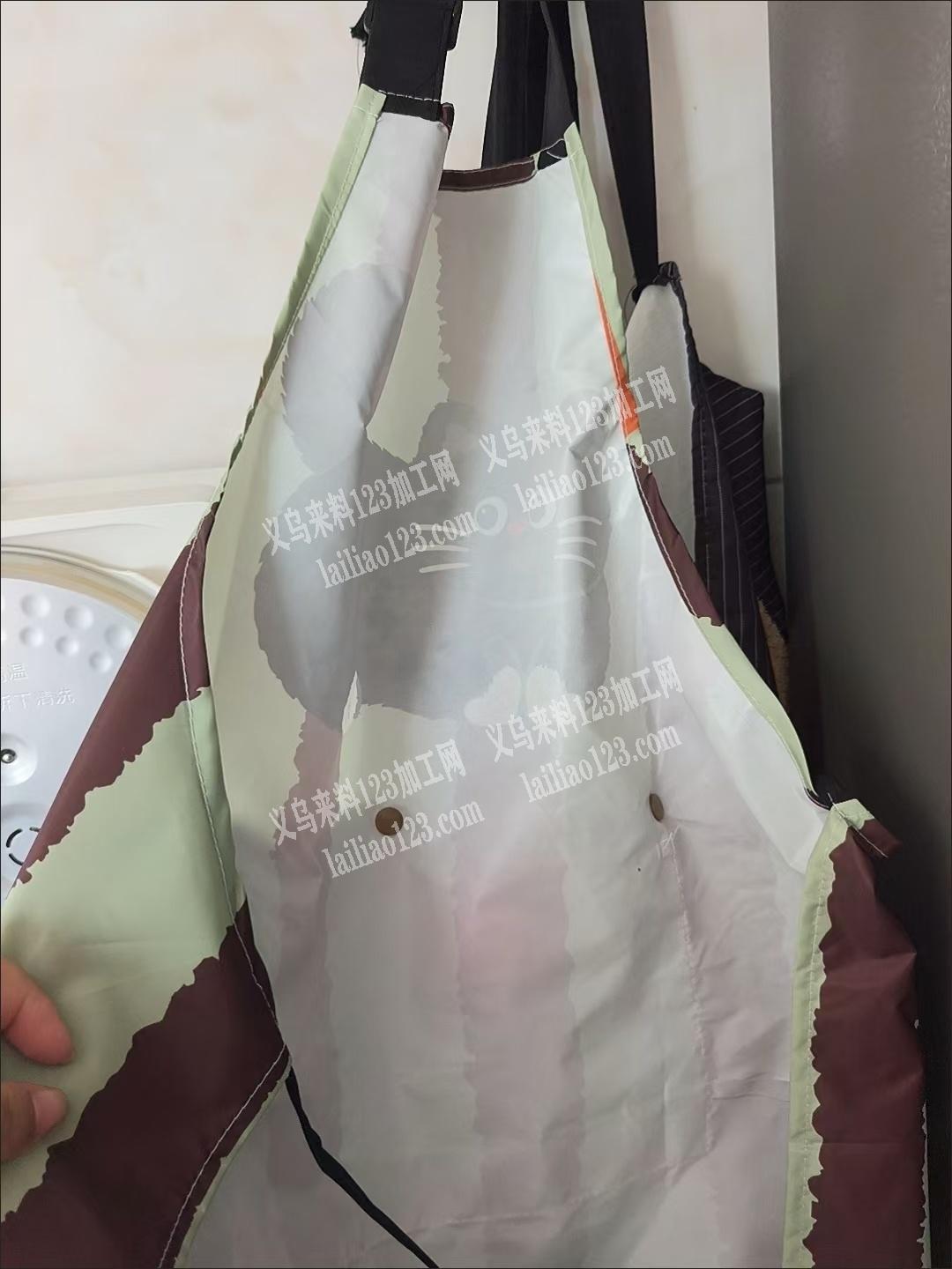 包工包料做这个围裙，需要工厂出材料的，不