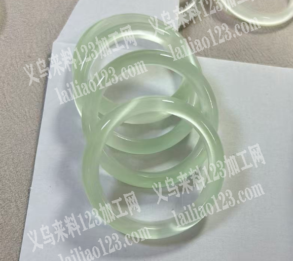 玻璃仿玉手镯订单，如图，寻找有成品的工厂