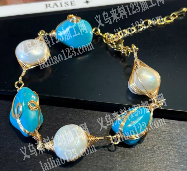 如图，手链绕铁丝手工订单外发，寻找专业做