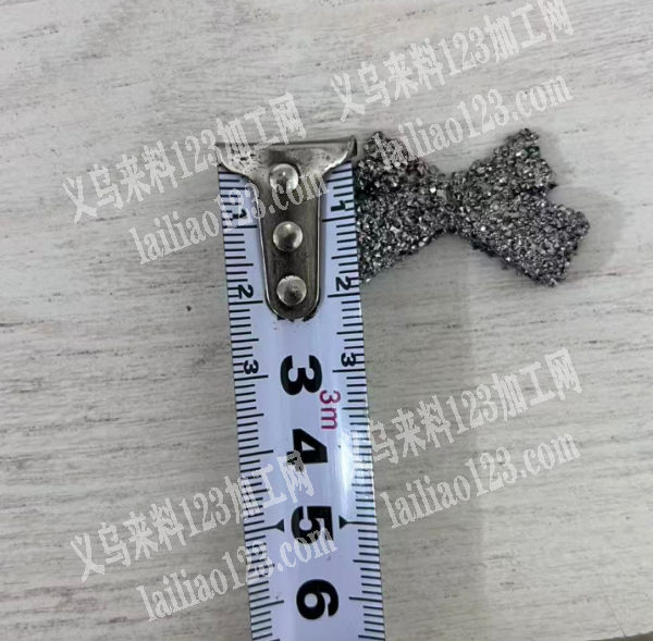 【订单量大】，，电镀枪灰的蝴蝶结的，如图