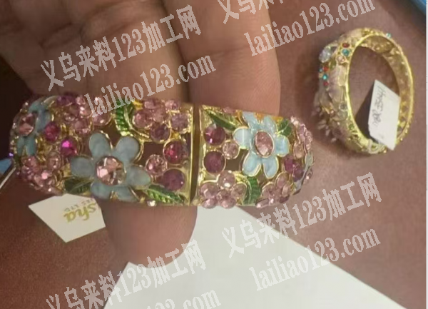 手镯订单，如图，如图3款手镯订单，寻找专
