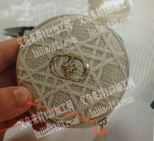 小包上面绳绣外发加工。外贸的，绳绣花外发