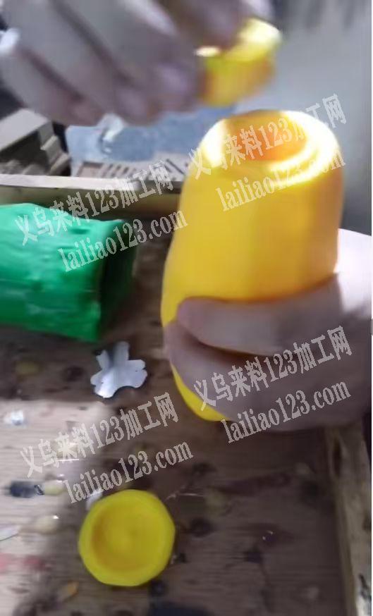 大量手工活外发【如图粘胶水盖盖子】粘胶水
