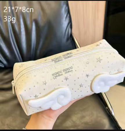 【寻找笔袋箱包成品工厂】附图片，如图翅膀