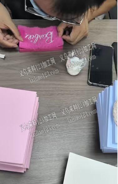 涂胶水粘胶的手工活外发加工，寻找专业会做