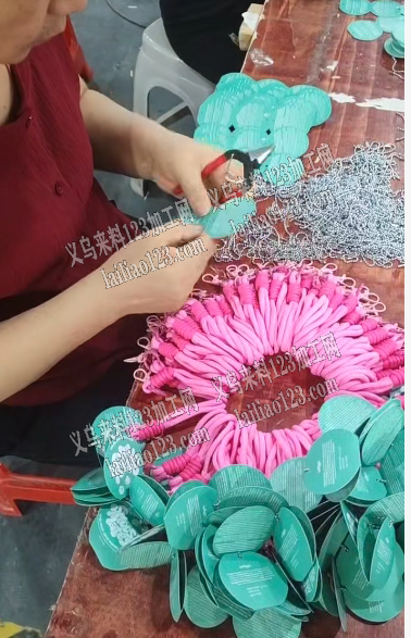 折纸卡，挂圈的手工活外发加工，寻找会做的