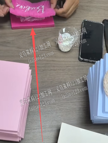 粘胶水贴布的手工活外发加工，寻找会做的手
