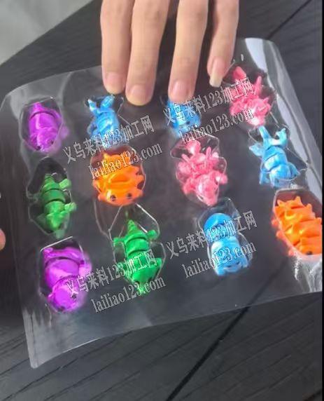 包装的手工活对外承包，量大，如图，需要加