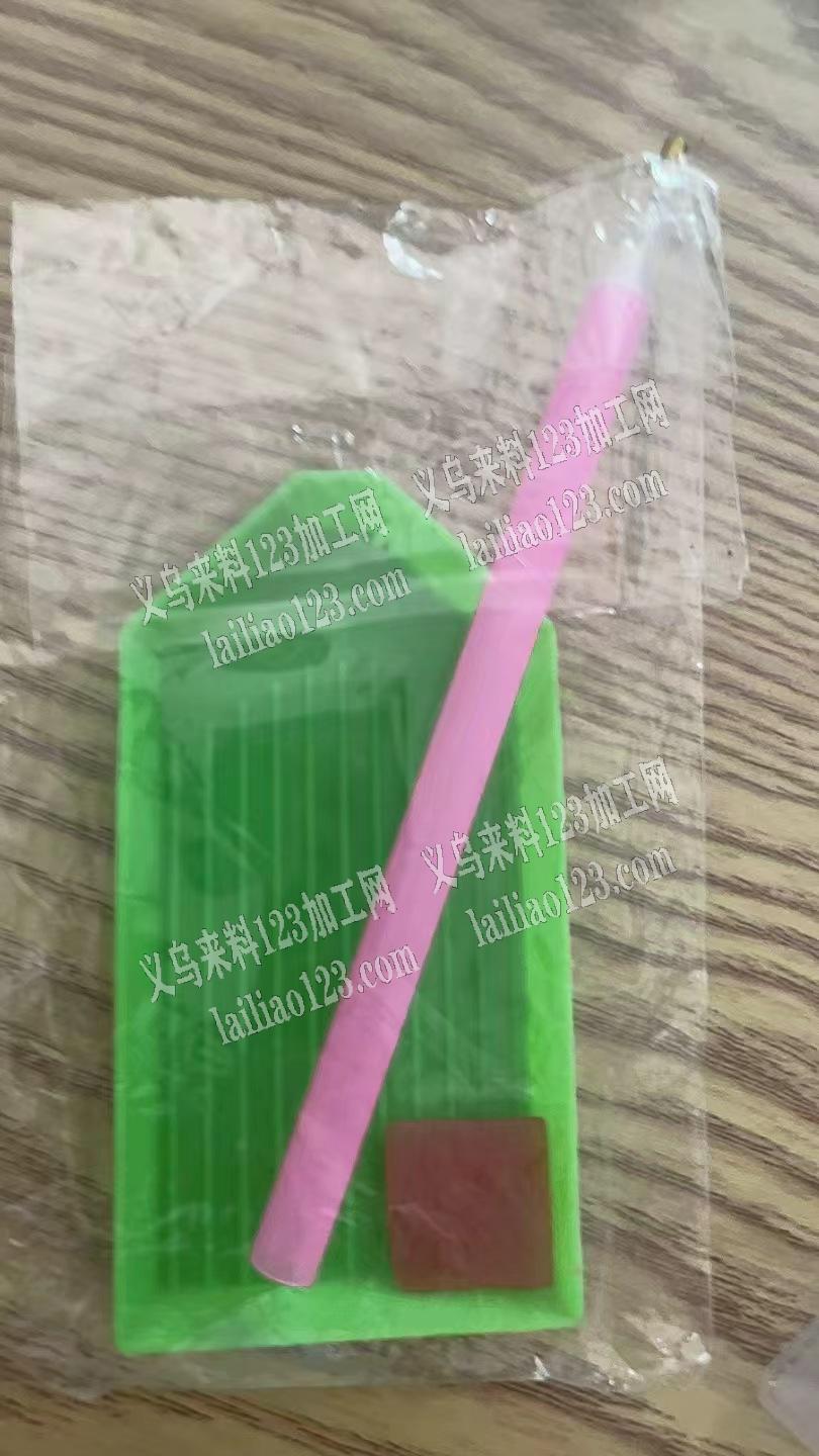 寻找专业做塑料托盘的工厂，请联系详谈，有