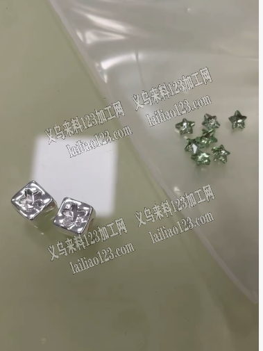 贴钻外发加工，长期合作。这个粘钻的手工