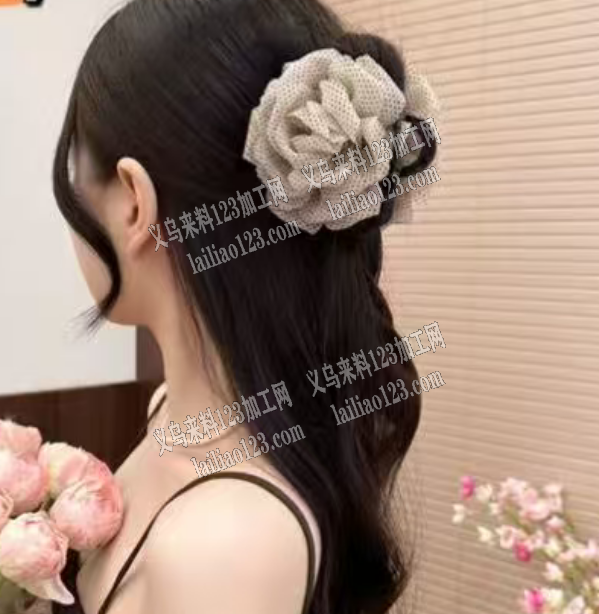 【寻找成品抓夹，如图花朵款式的】长期合作