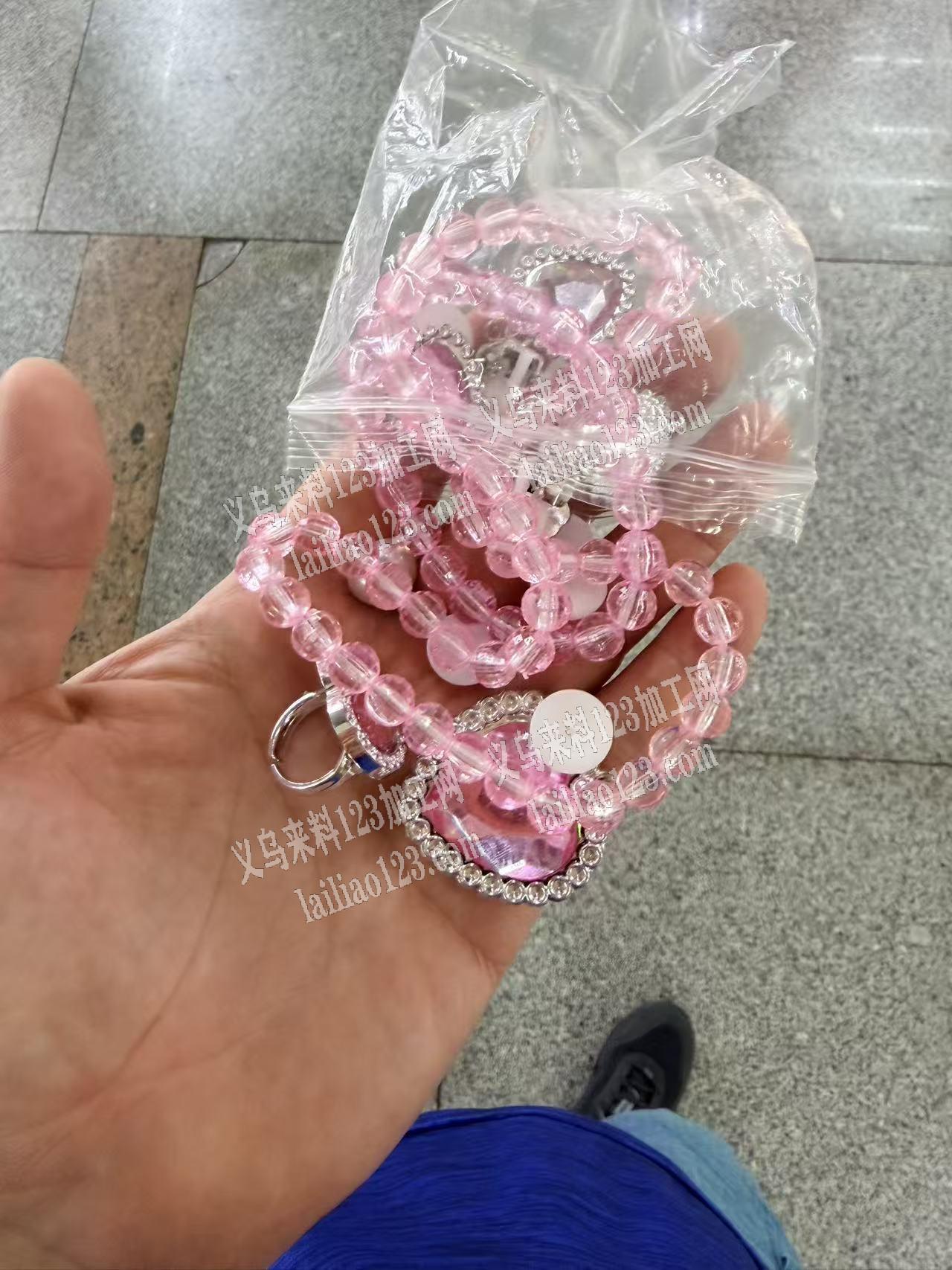塑料卡通儿童项链成品订单，如图，，找这种