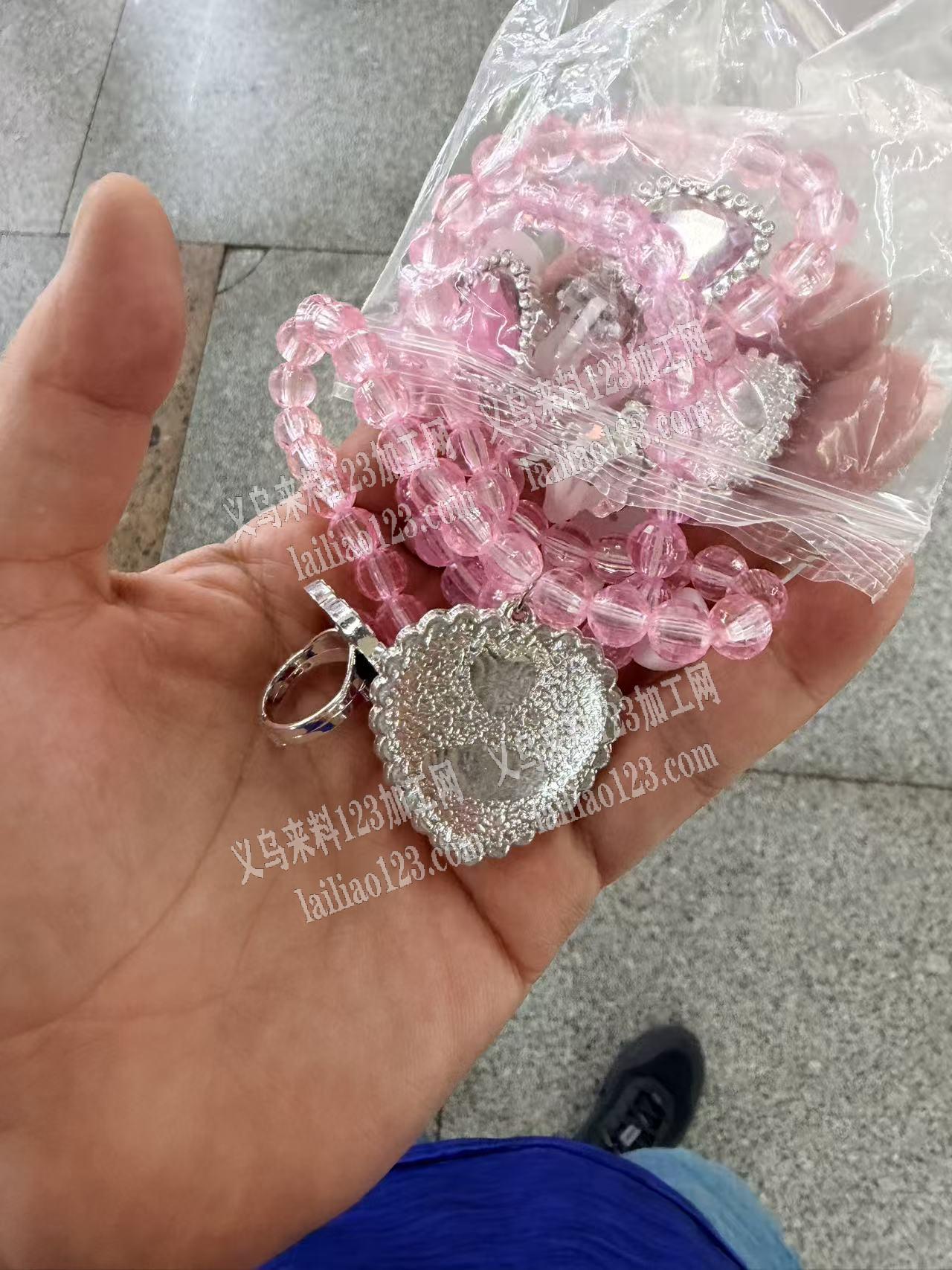 塑料卡通儿童项链成品订单，如图，，找这种