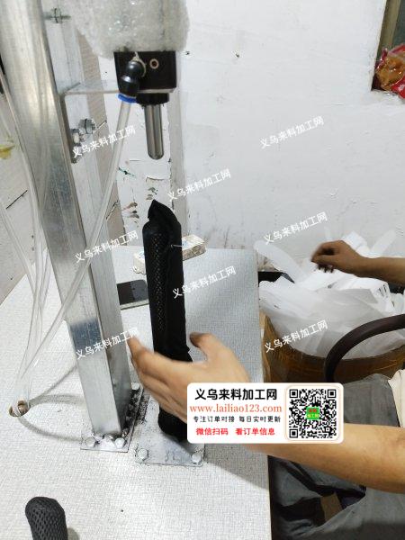 承接各种书包翻肩带，专业机器翻扇带