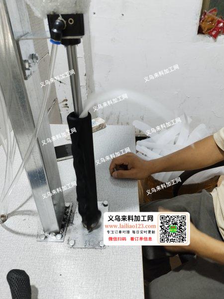 承接各种书包翻肩带，专业机器翻扇带