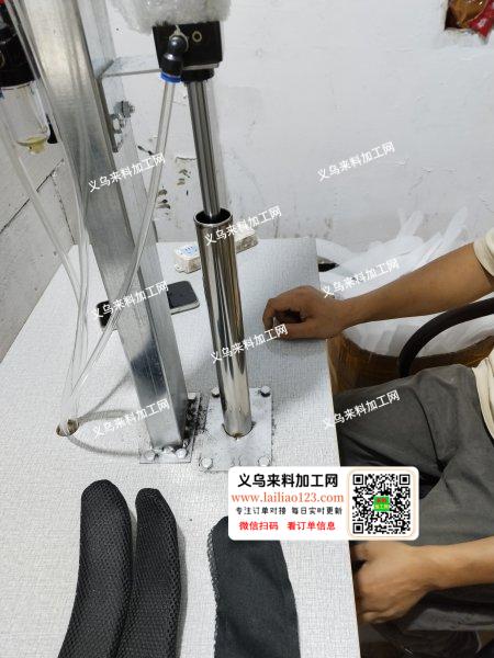承接各种书包翻肩带，专业机器翻扇带