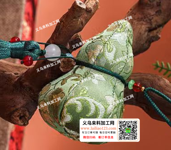 老板委托寻找：需要充棉的，充棉封口缝按线