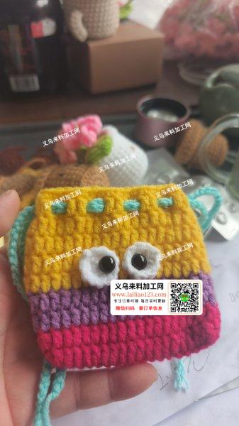 承接毛线钩织工艺品，承接纯手工花棉袄